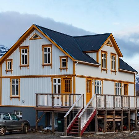 Undiraldan - Steinholt, Old Music School Leilighet Seyðisfjörður Eksteriør bilde