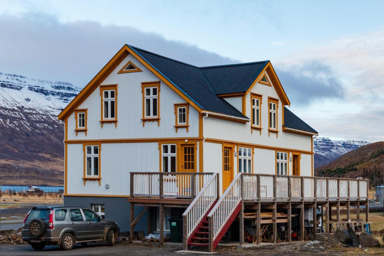 Undiraldan - Steinholt, Old Music School Leilighet Seyðisfjörður Eksteriør bilde